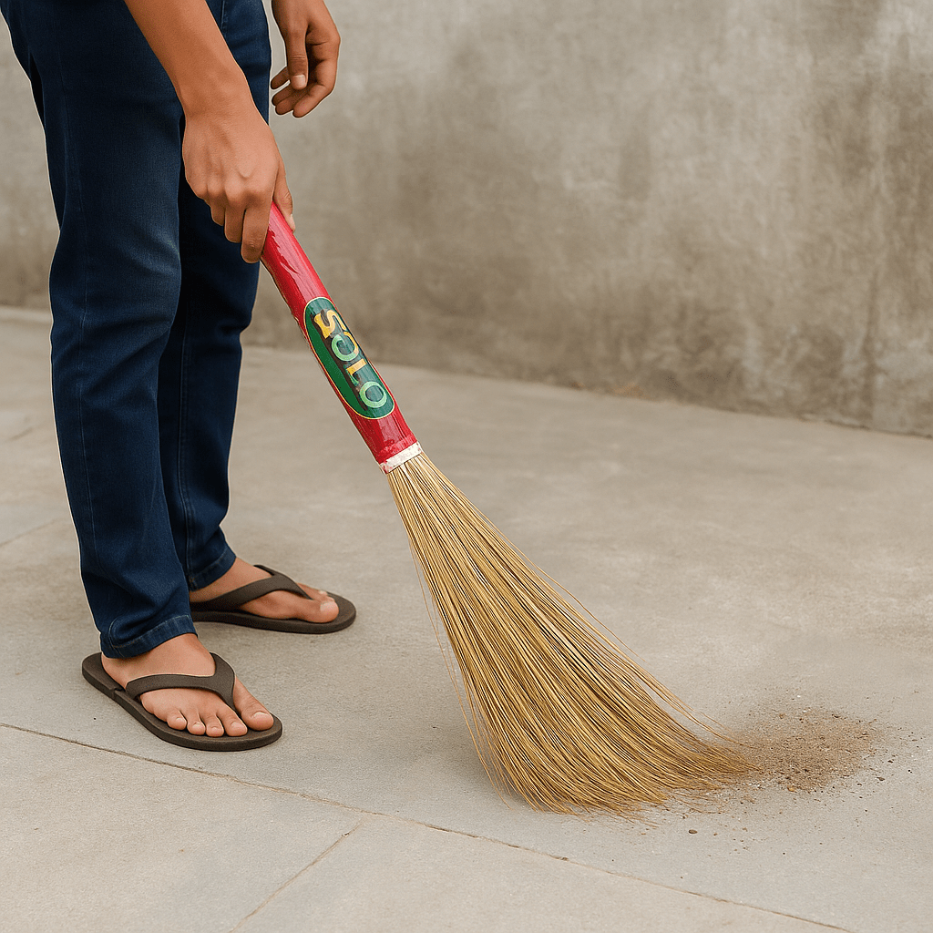 Solo Grass Broom